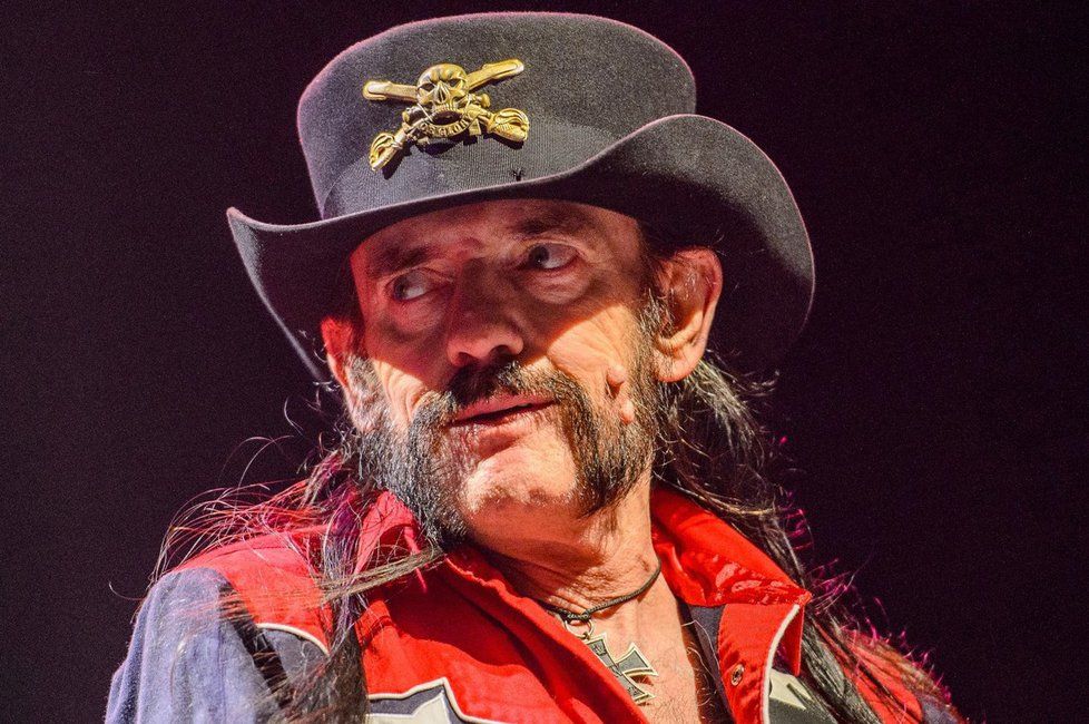 Lemmy Kilmister zemřel na agresivní formu rakoviny.