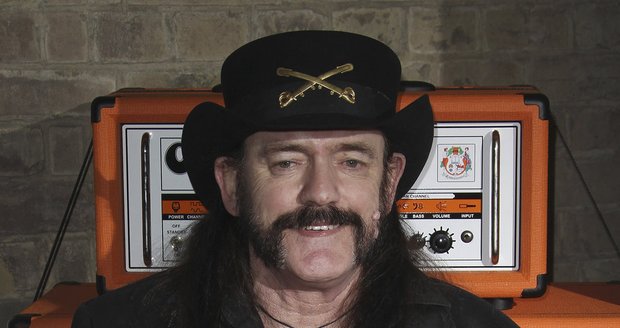 Lemmy Kilmister byl známý svou oblibou alkoholu.