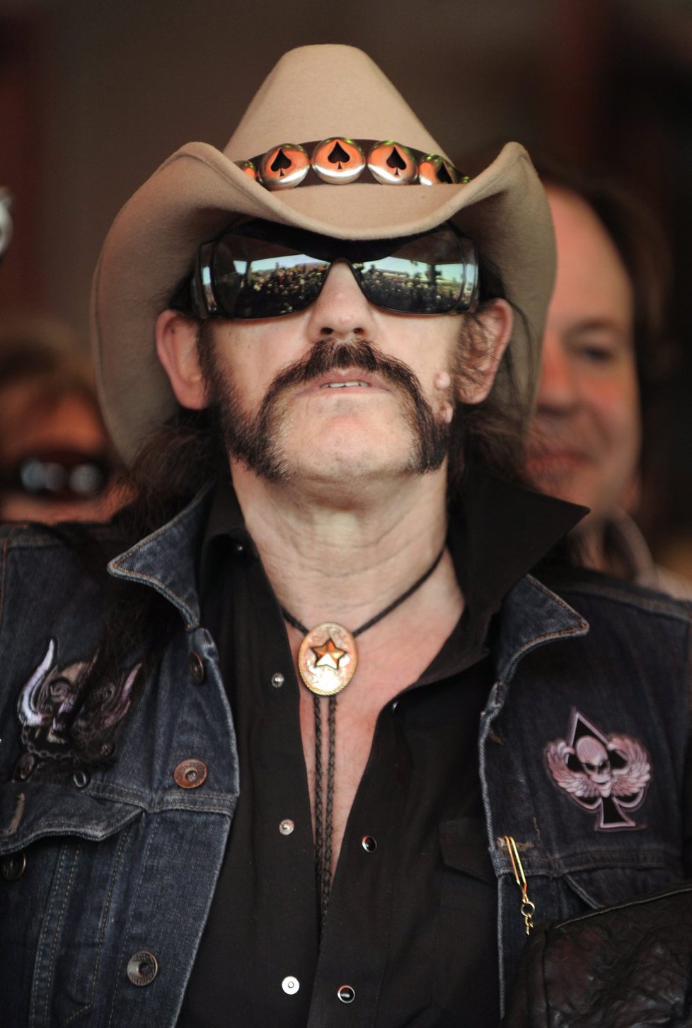 Zpěvák skupiny Motörhead Lemmy Kilmister zemřel na rakovinu.