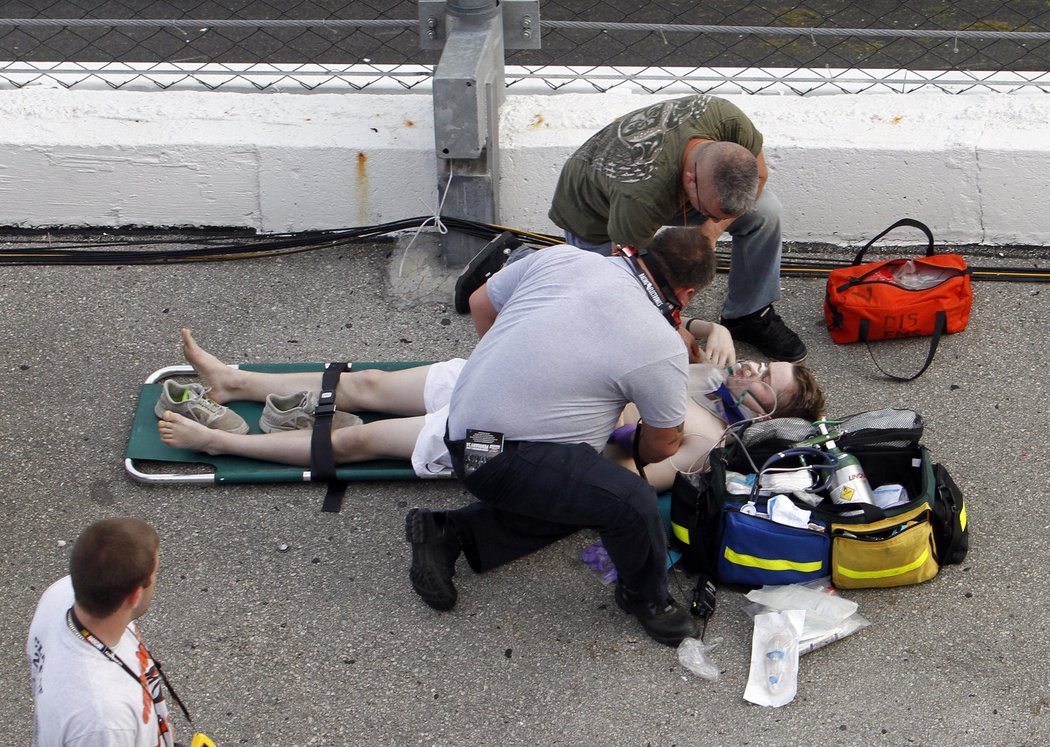Záchranáři měli při závodech série NASCAR plné ruce práce