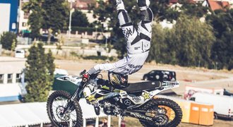 Podmola na X-Games v Austrálii trápí počasí a rameno