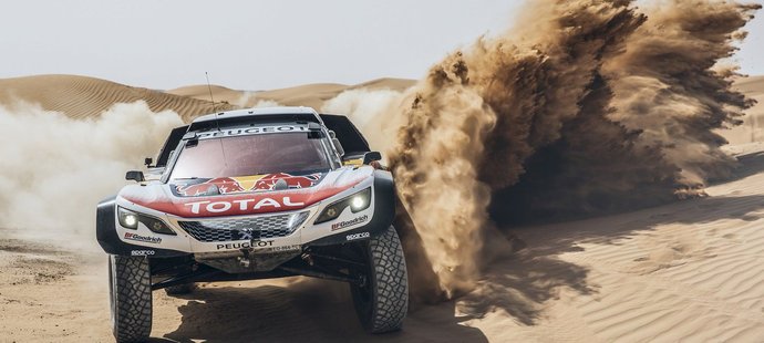 Peugeot 3008 DKR je francouzský závodní vůz, který ovládl letošní Rallye Dakar.