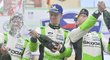 Vítězná posádka (zprava) Jonne Halttunen a Kalle Rovanperä z Finska a Pavel Dresler z Česka, který skončil na Rallye Bohemia s Janem Kopeckým na druhém místě