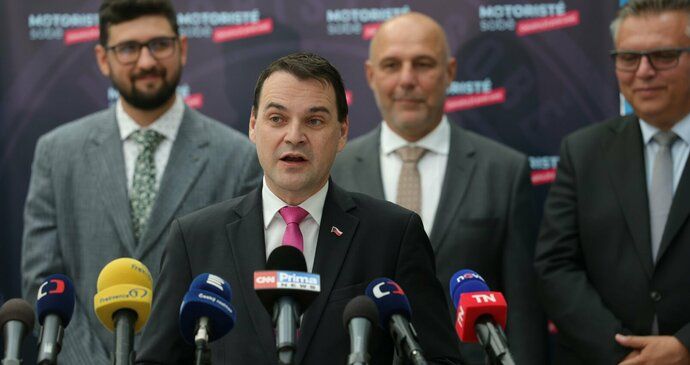 Zahájení kampaně Motoristů do komunálních voleb: Předseda Petr Macinka (25.8.2026)