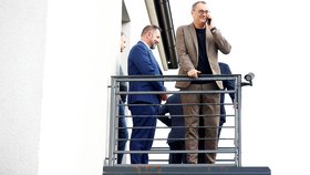 Motoristé na prvním jednání poslaneckého klubu v Praze-Hostivaři (7.10.2025)