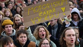 Pražský protest proti Motoristům v čele ministerstva životního prostředí (9.12.2025)