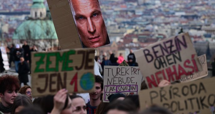 Pražský protest proti Motoristům v čele ministerstva životního prostředí (9.12.2025)