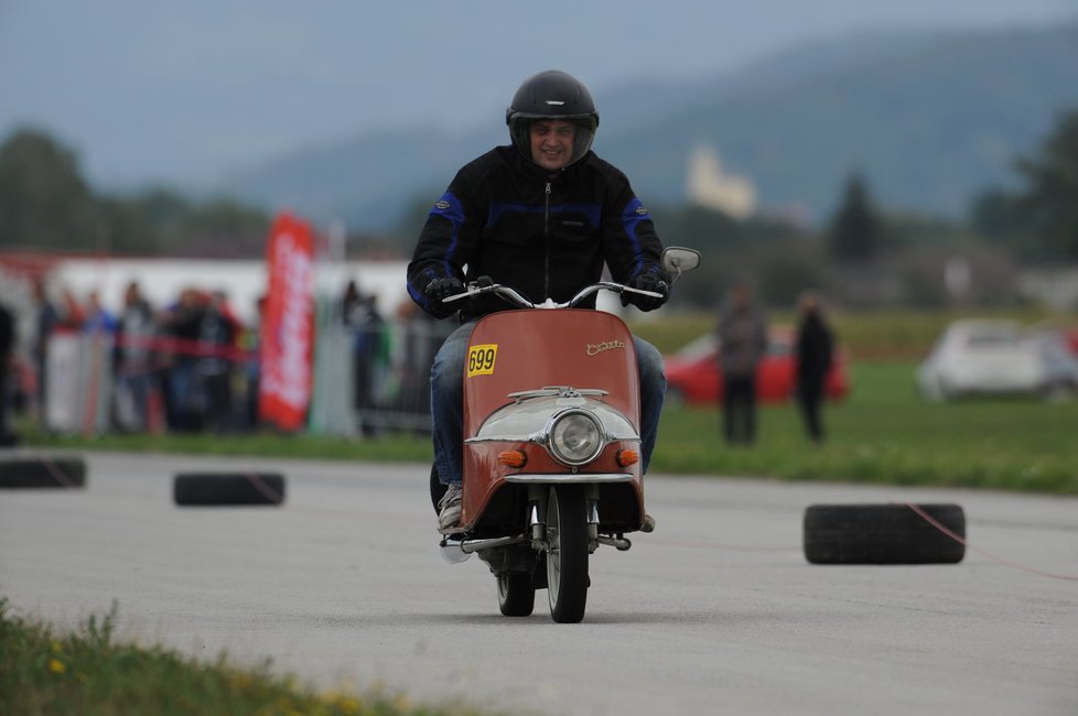 Závodní mechanik Kamil Roth si užil sprinty za řídítky ČZ 125 z roku 1962