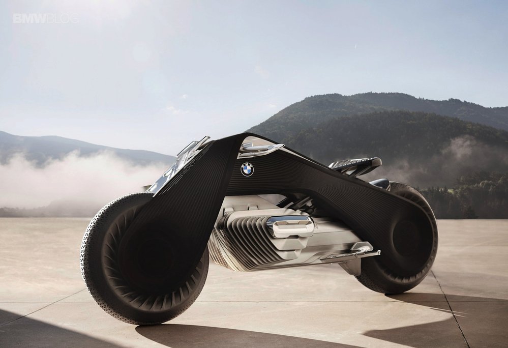 Motorka BMW VISION NEXT 100: Jízda budoucnosti