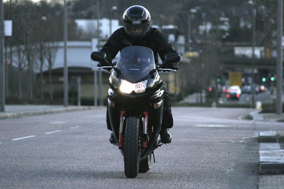 Motorkáře láká hezké počasí, blíží se vytahování strojů z garáží