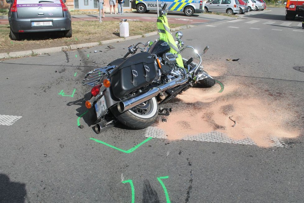 Také v Hodoníně musel do nemocnice motocyklista po střetu s osobním autem. Řidička mu nedala přednost, když vjížděla do křižovatky.