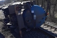 Motorkář zemřel po srážce s fekálním vozem na Kladensku: Nepomohla ani okamžitá resuscitace na místě