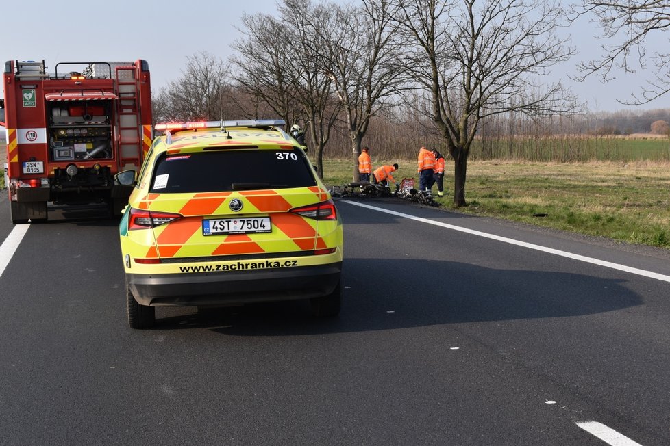 Tragická nehoda u Poděbrad: O život přišli dva motorkáři (28. 3. 2020).