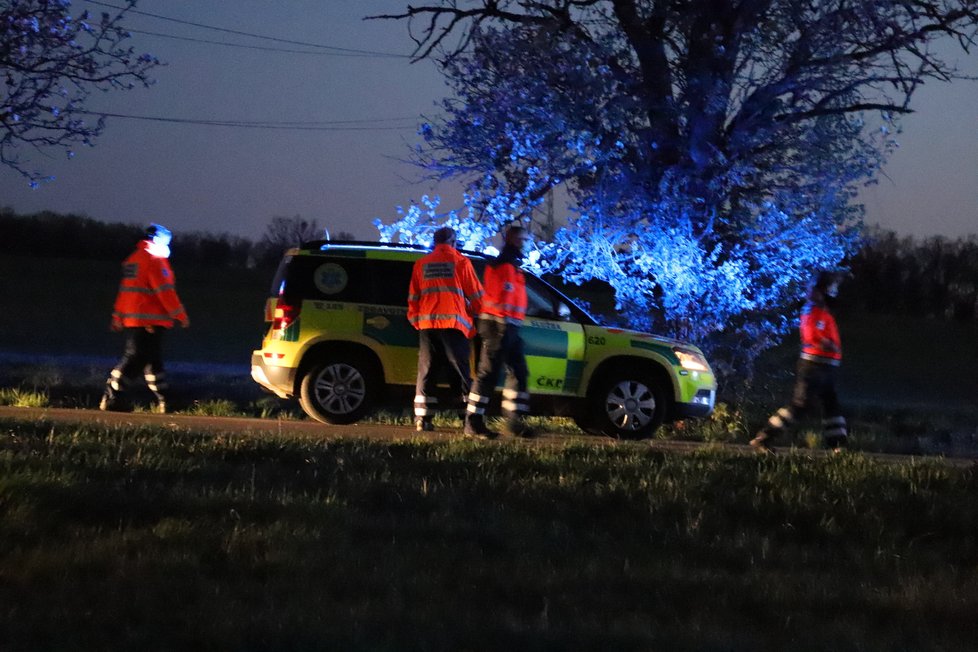 U obce Sluhy v Praze-východ došlo k tragické dopravní nehodě. Zemřel při ní pětapadesátiletý motorkář.