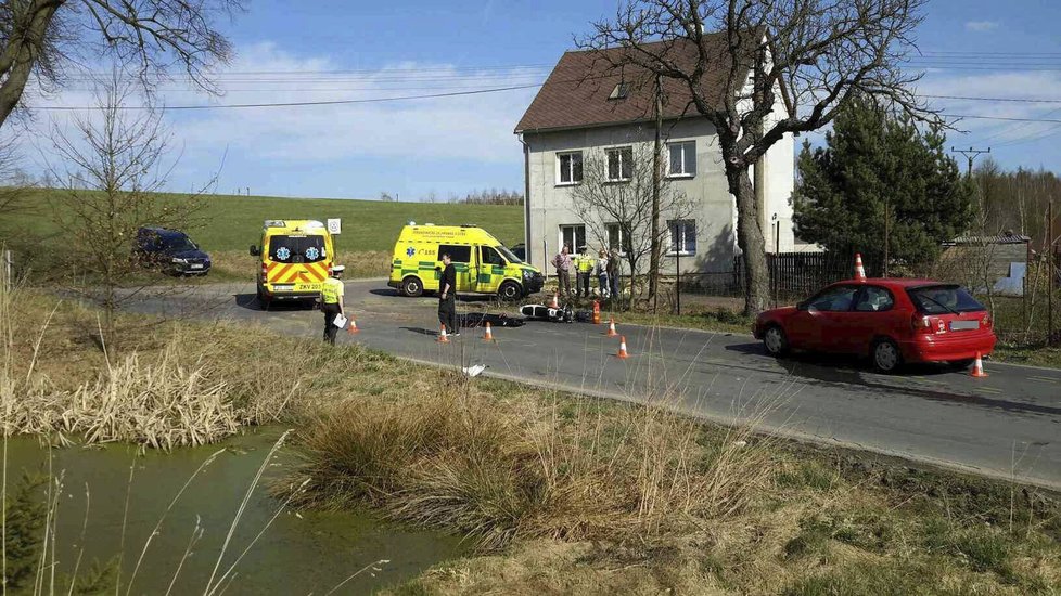 Drastické video jako varování: Hasiči uveřejnili záznam z pokusu o záchranu motorkáře.