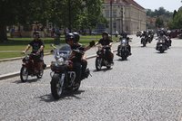Valticemi duněly motorky, na zřejmě největší motocyklovou vzpomínku dorazily stovky účastníků