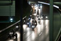 Motocyklová vyjížďka zablokuje v sobotu večer Prahu: Trasa vede přes historické centrum až na okraj