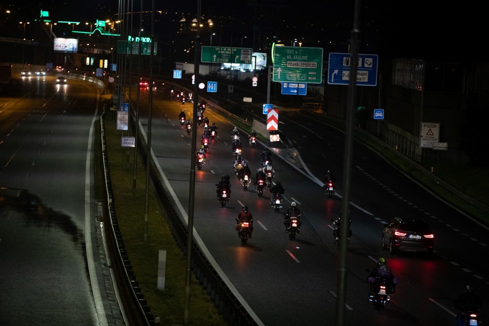 Takhle vypadala Prague Night Ride 2020, o nadcházejícím víkendu se koná podobná akce nazvaná STARbike 2020.