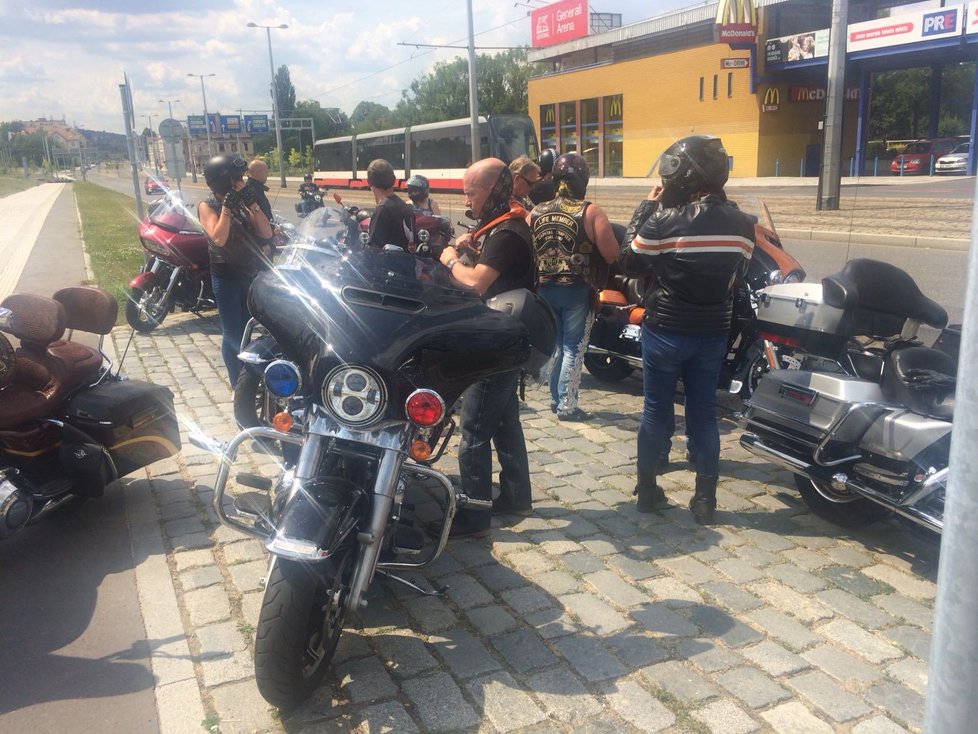 Ve čtvrtek ve dvě hodiny odpoledne vyrazily motorky na výlet na Křivoklát.