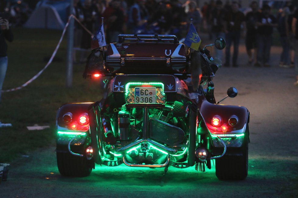 V Pasohlávkách začal v pátek největší tuzemský festival motorkářů Euro Bike Fest.