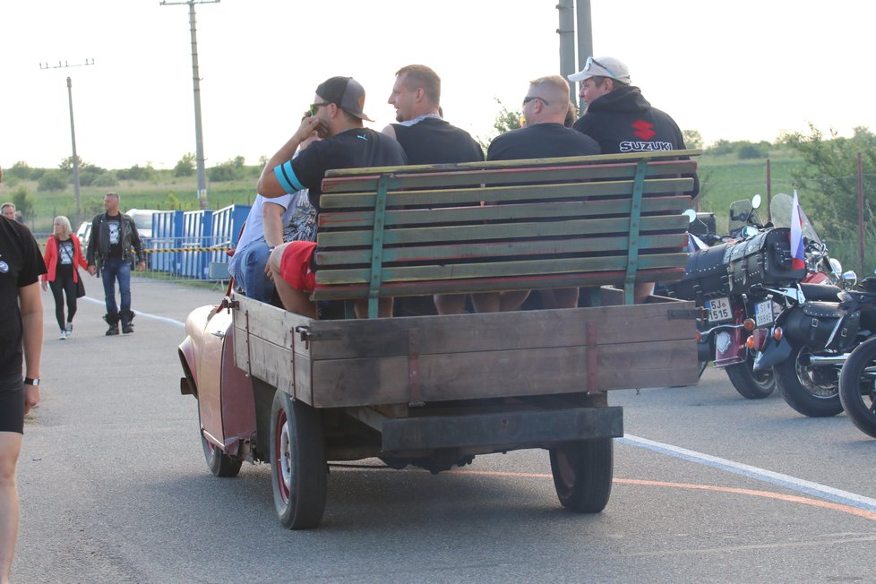 V Pasohlávkách začal v pátek největší tuzemský festival motorkářů Euro Bike Fest.