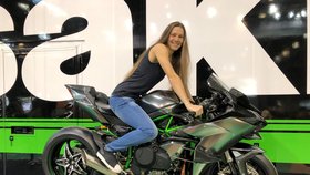 Nejrychlejší sériově vyráběný motocykl na světě Kawasaki Ninja H2R bude k vidění na Motosalonu v Brně.