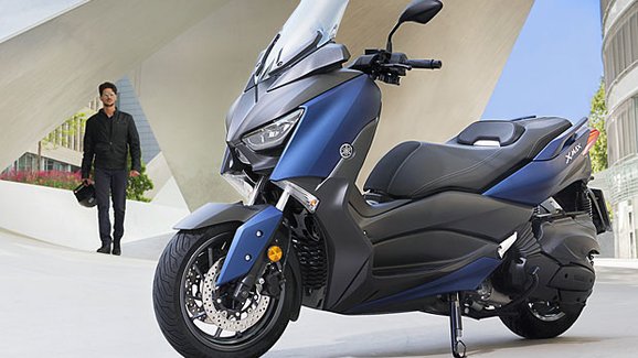 Yamaha modernizuje největší z řady sportovních skútrů X-Max