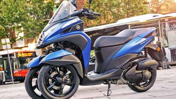 Yamaha Tricity 155: Výkonnější sourozenec pro stopětadvacítku (+video)