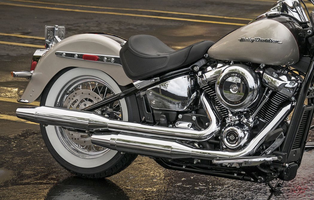 Harley-Davidson Deluxe