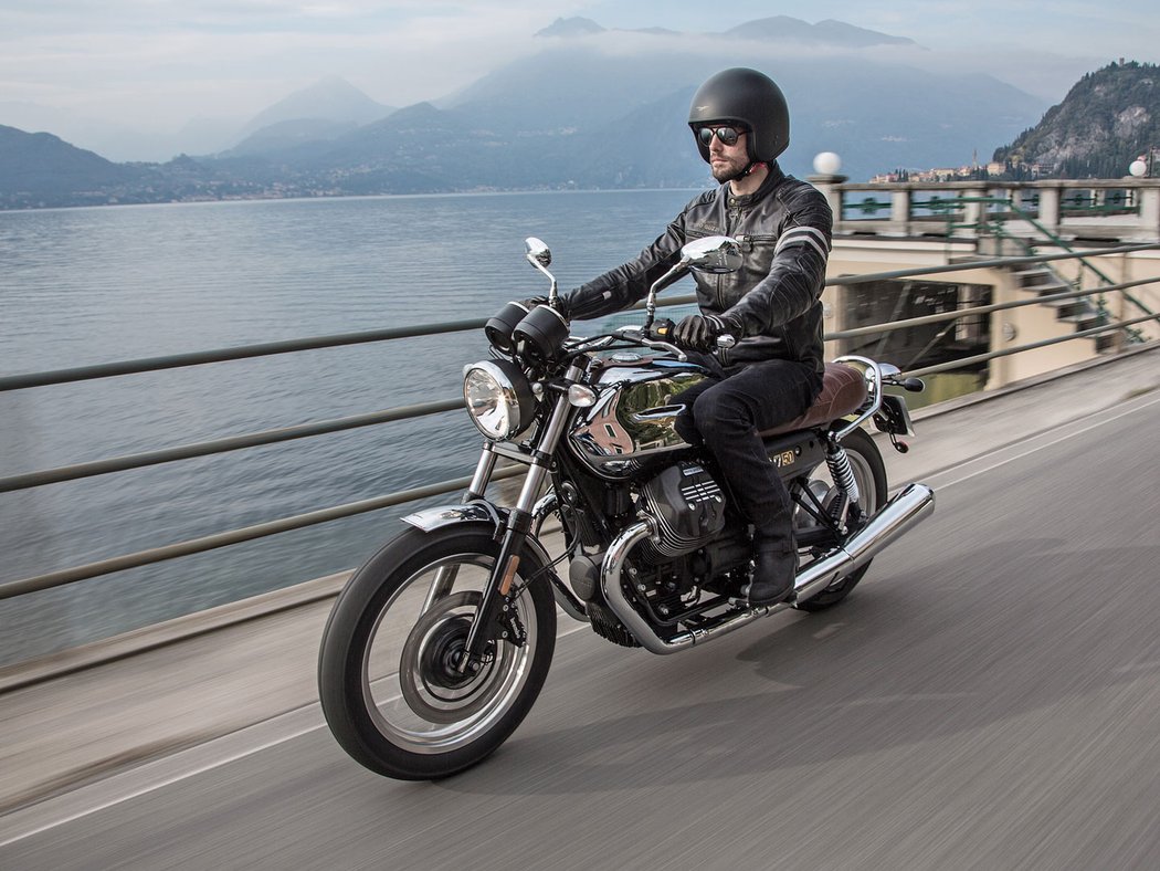 Moto Guzzi V7 III Anniversario