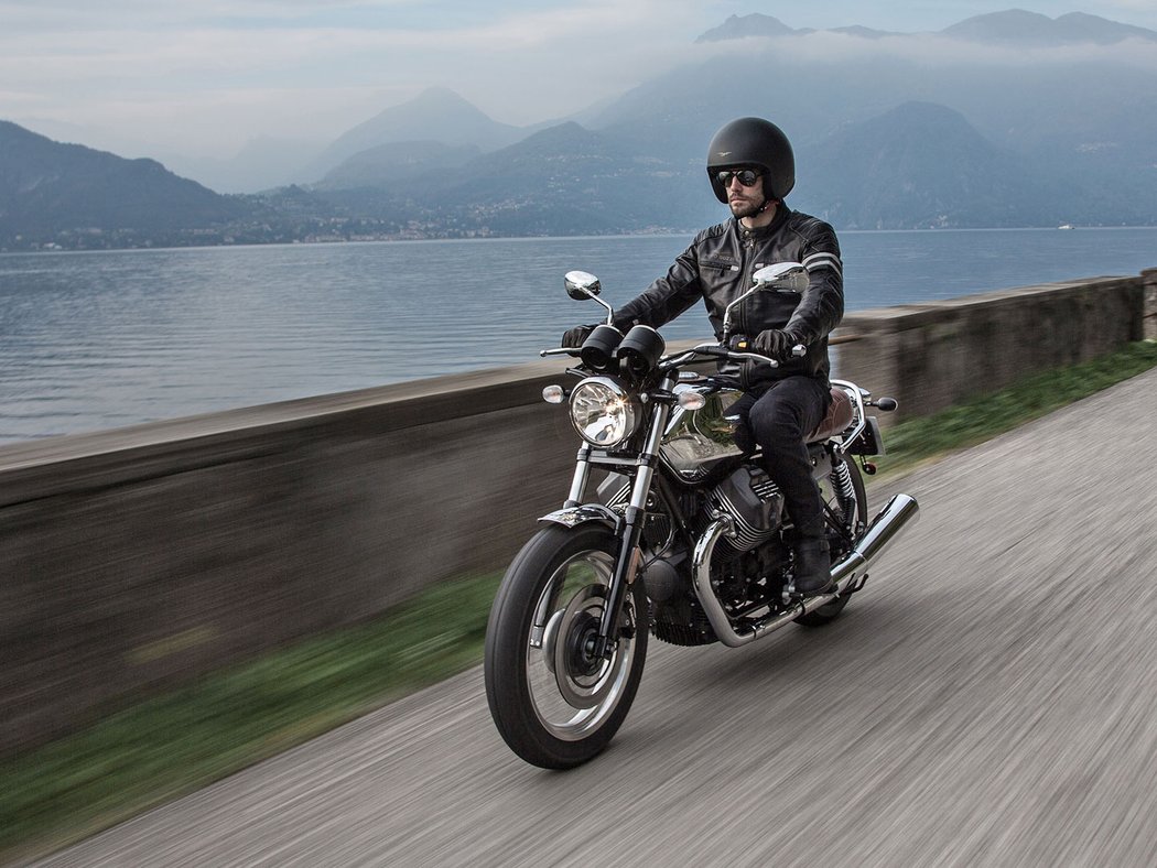 Moto Guzzi V7 III Anniversario