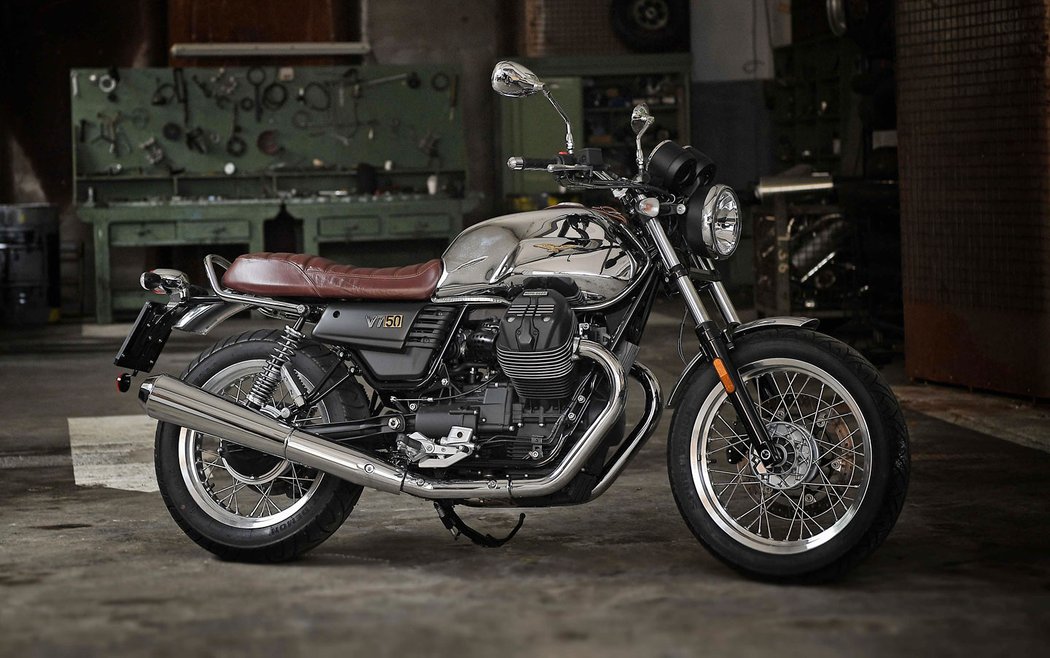 Moto Guzzi V7 III Anniversario