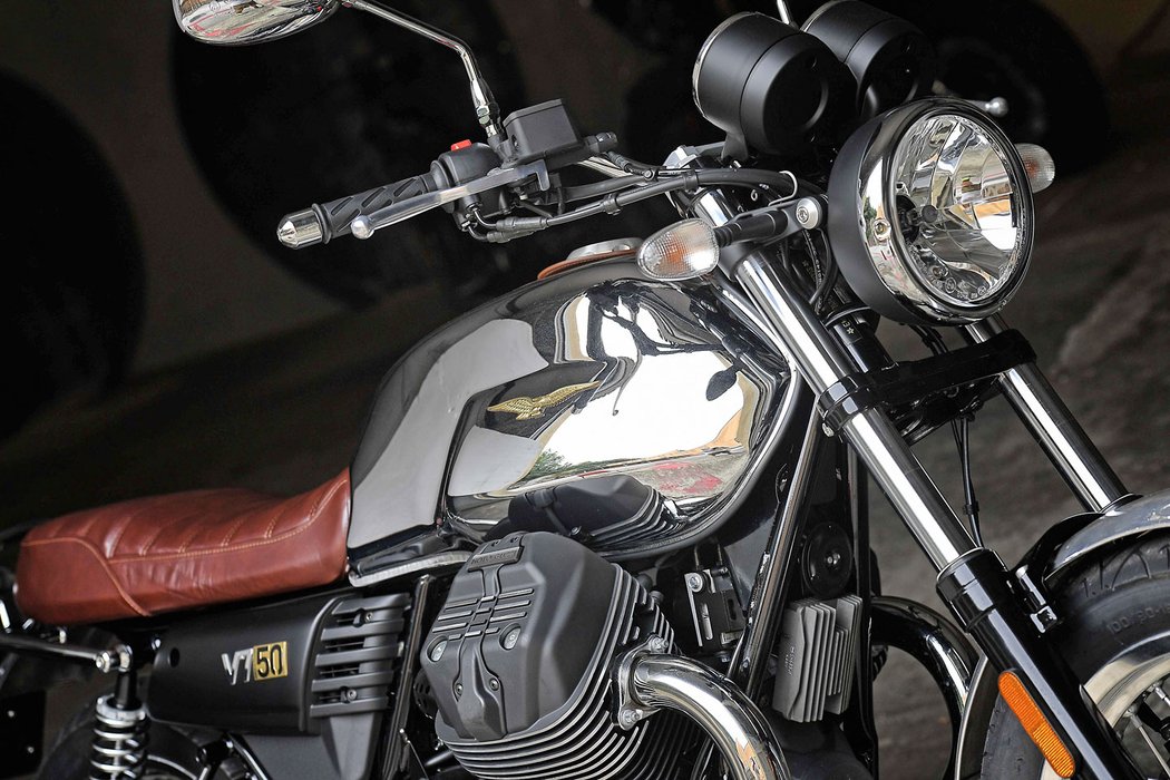 Moto Guzzi V7 III Anniversario