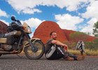 Na staré motorce projel Austrálii: Jawu nezastavil ani alkohol v nádrži