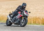 Aprilia Tuono V4 1100 RR: Tenhle tuňák musí být nadívaný dynamitem!