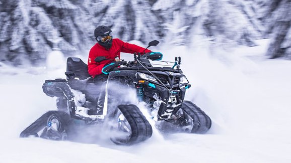 Svezli jsme se s CF Moto Gladiator X600 a X1000 s pásy Camso: Pásovec sněžný!