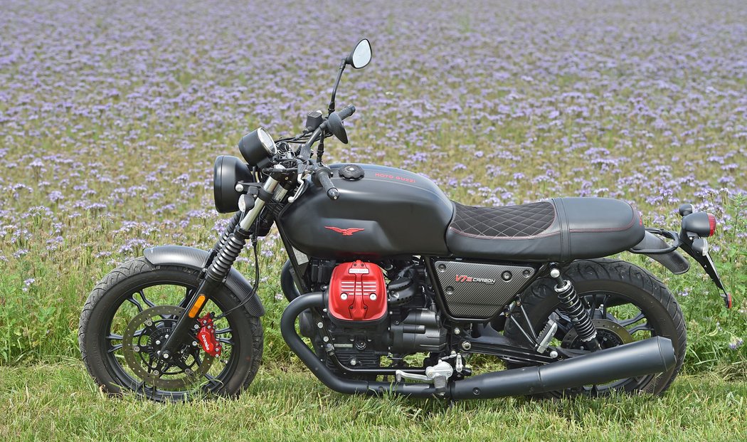 Moto Guzzi V7 III Carbon