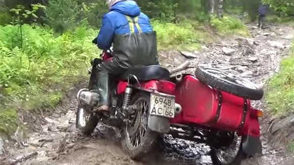 Ural odhaluje drsné testy odolnosti svých motorek (+video)