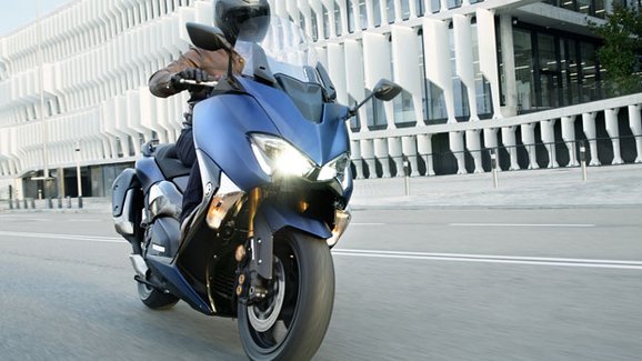 Yamaha rozšiřuje nabídku o sportovní skútr TMAX SX Sport Edition