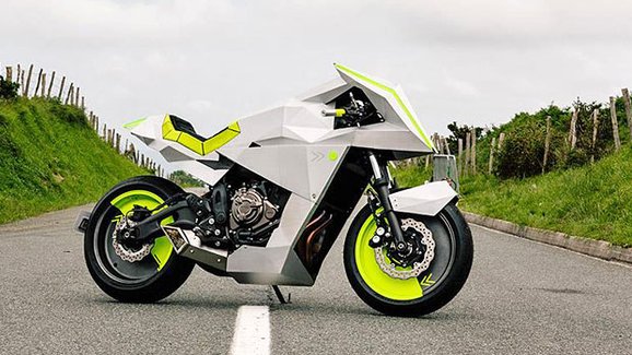 Yamaha XSR 700 “The Outrun” se vrací zpátky do budoucnosti
