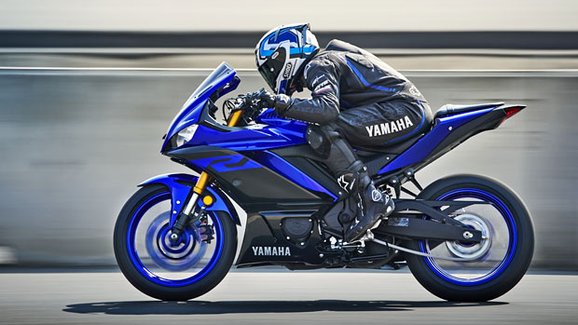 Yamaha YZF-R3 nastupuje s ostřejší vizáží a novým podvozkem