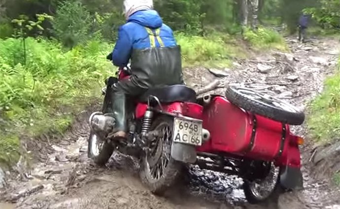 Ural odhaluje drsné testy odolnosti svých motorek (+video)