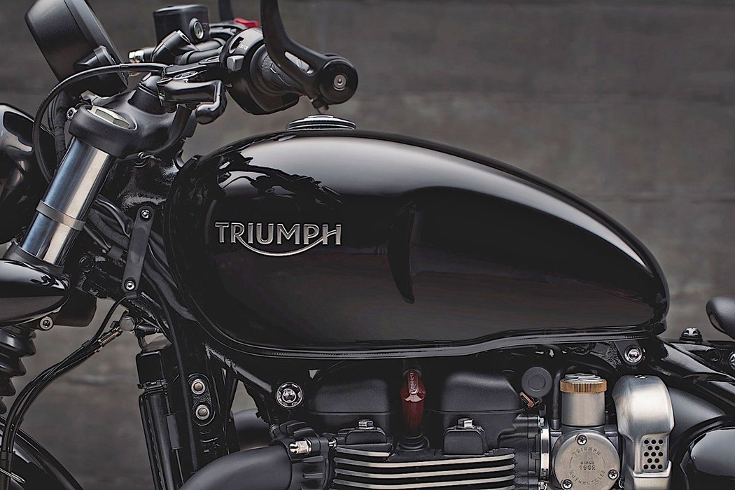 Triumph Bonneville Bobber Black Edition