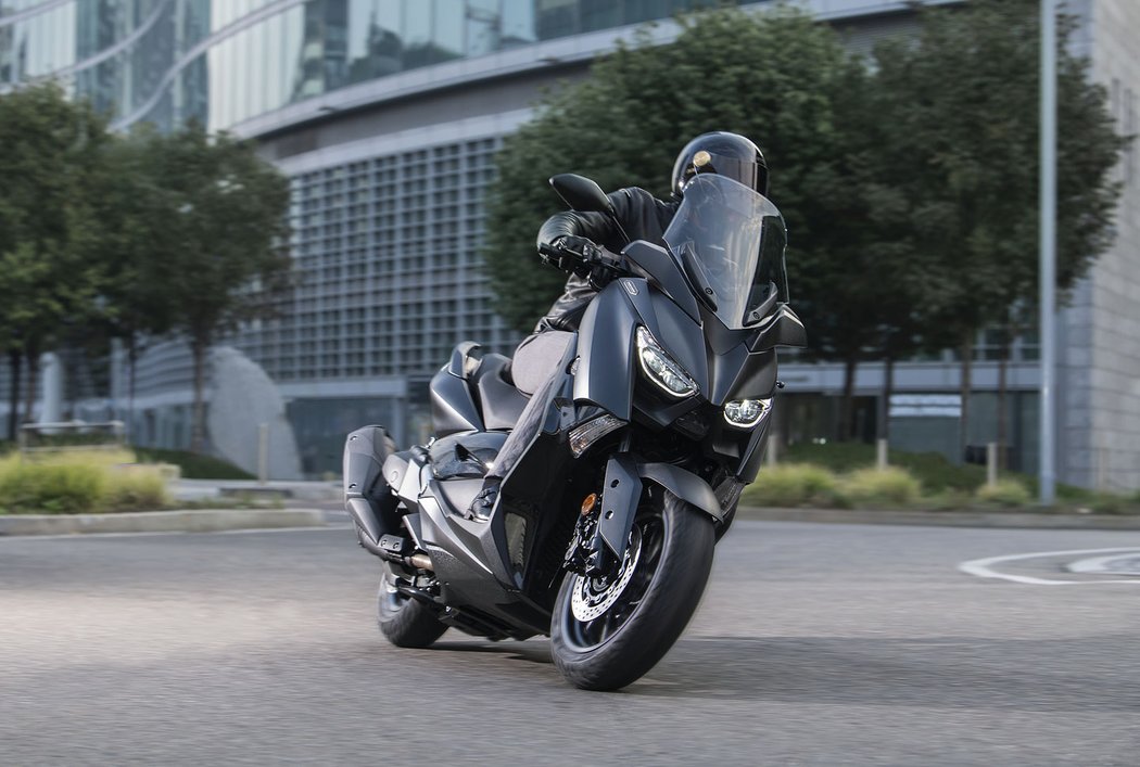 Yamaha XMax Iron Max