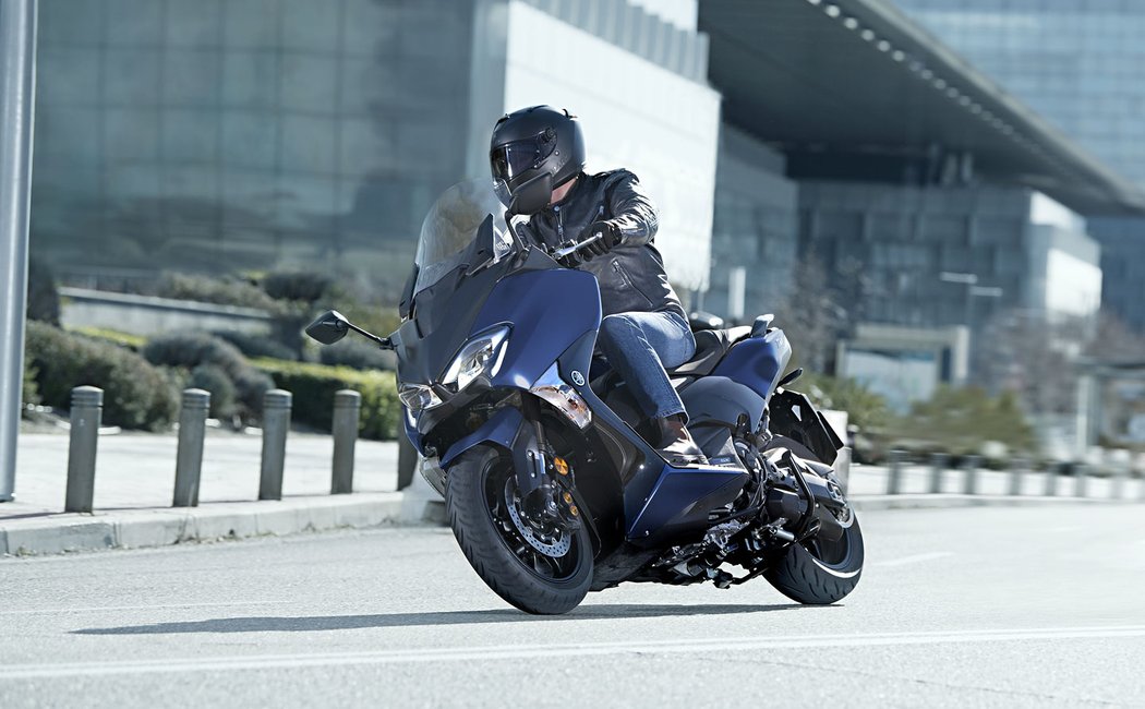 Yamaha XMax Iron Max