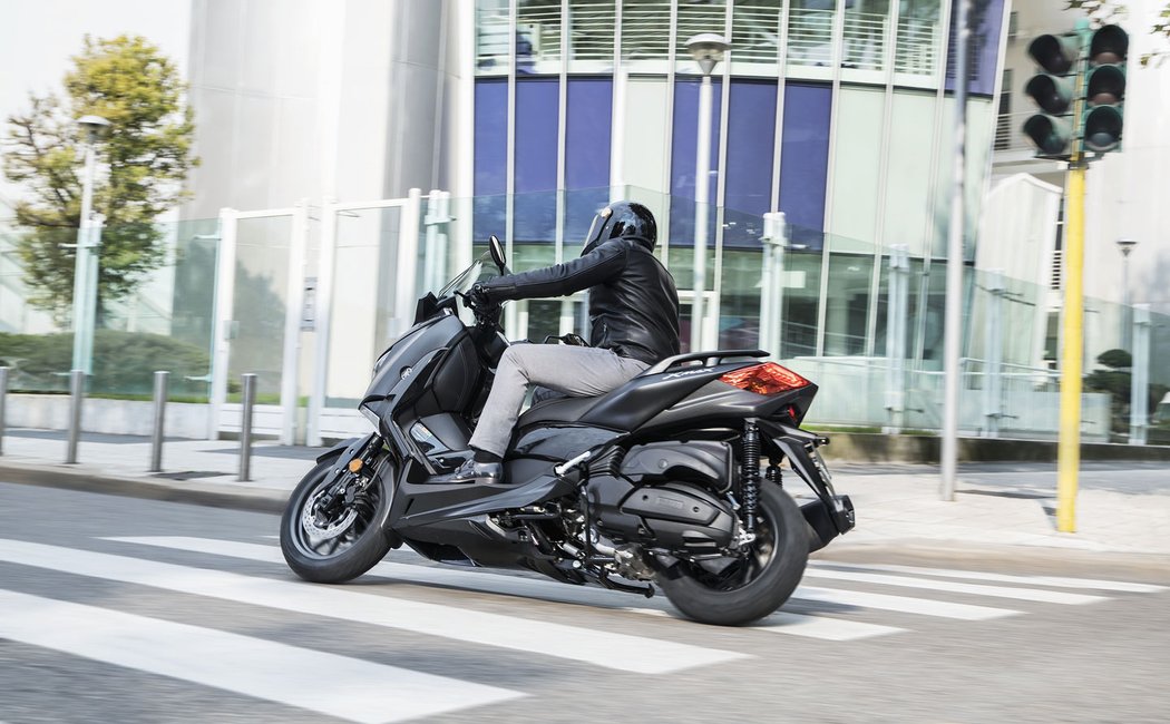 Yamaha XMax Iron Max