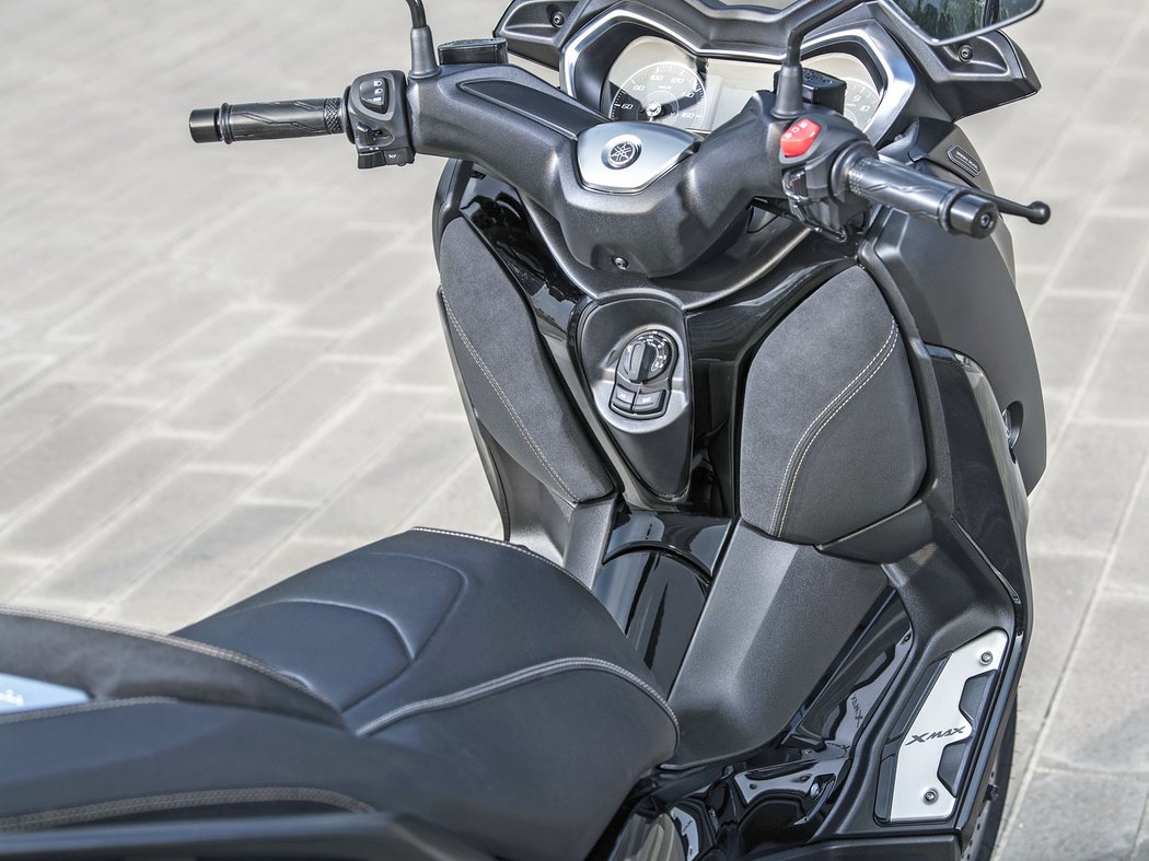 Yamaha XMax Iron Max