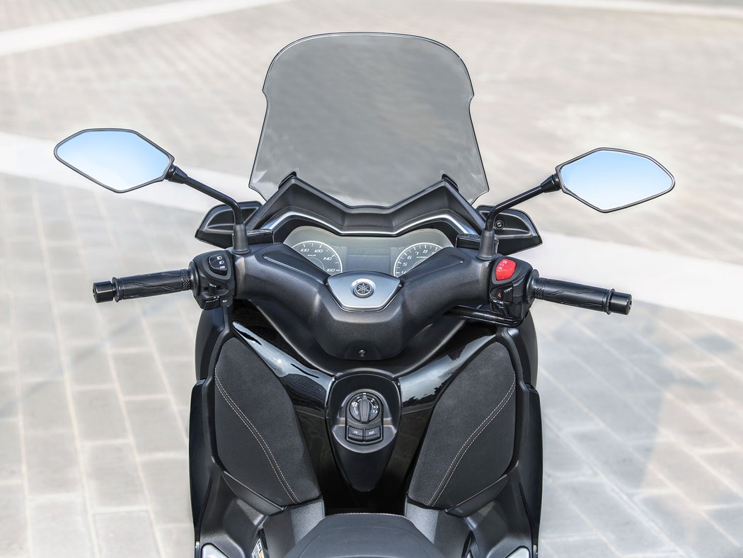 Yamaha XMax Iron Max