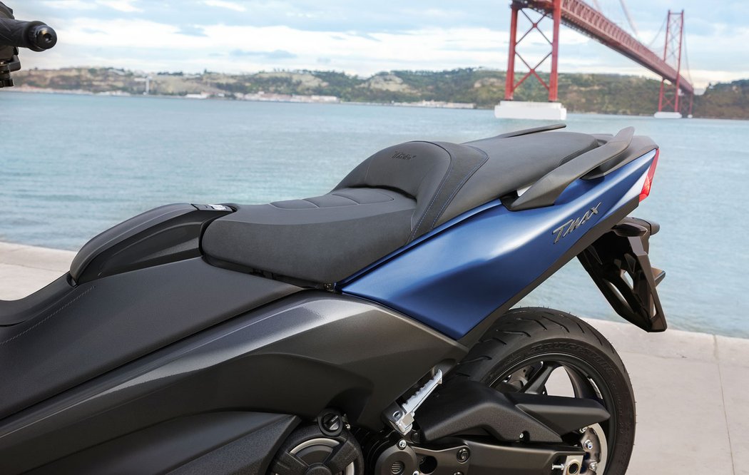 Yamaha XMax Iron Max