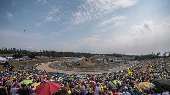 Brněnskou Grand Prix bude hlídat méně policistů, bude i míň členů týmů